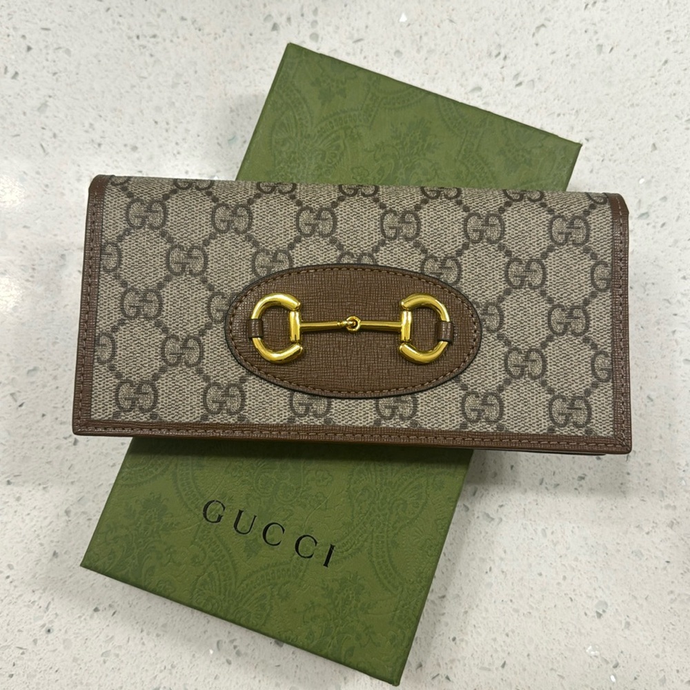 Crossbody wallet bag